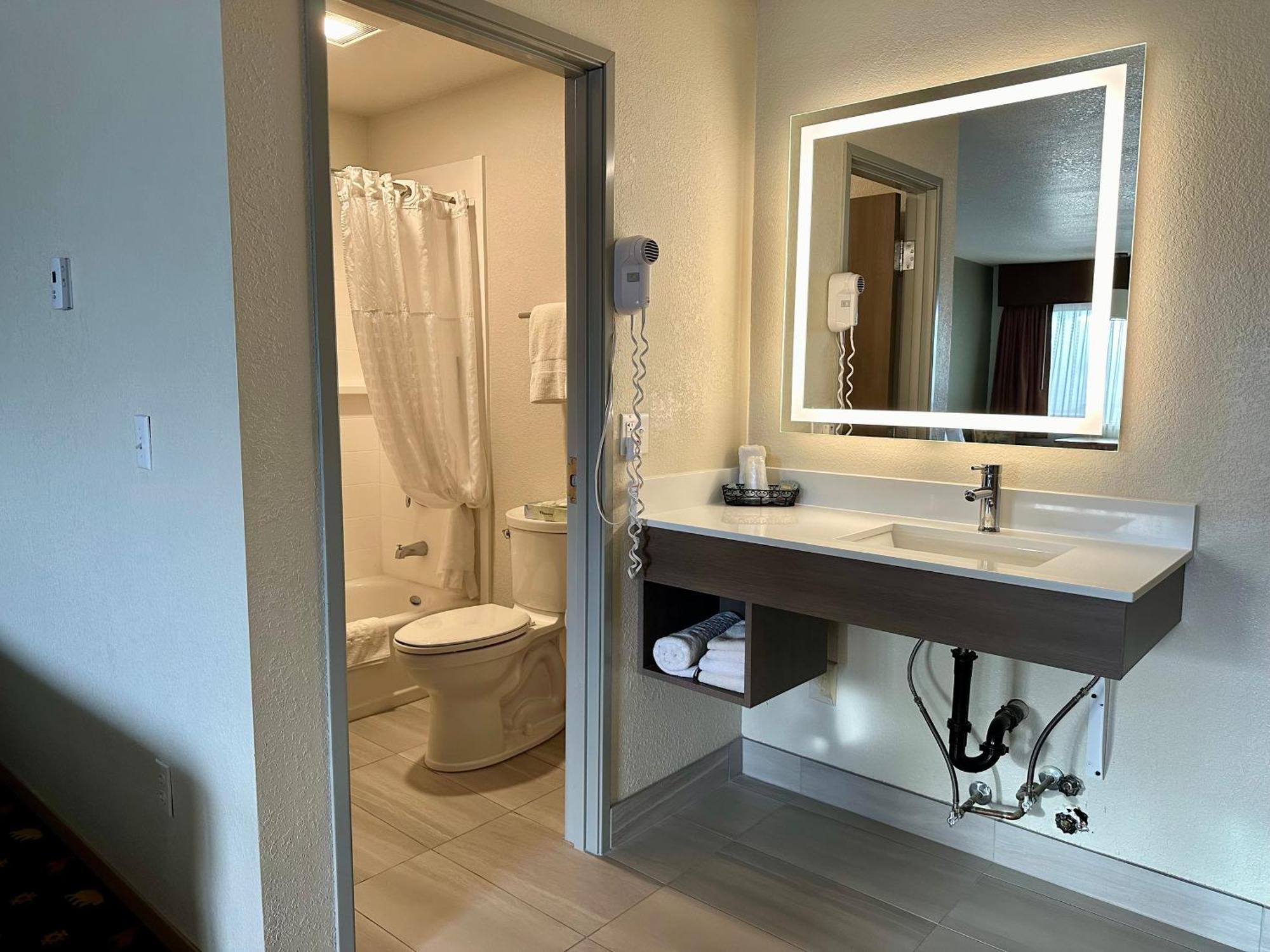 Best Western King Salmon Inn ソルドトナ エクステリア 写真