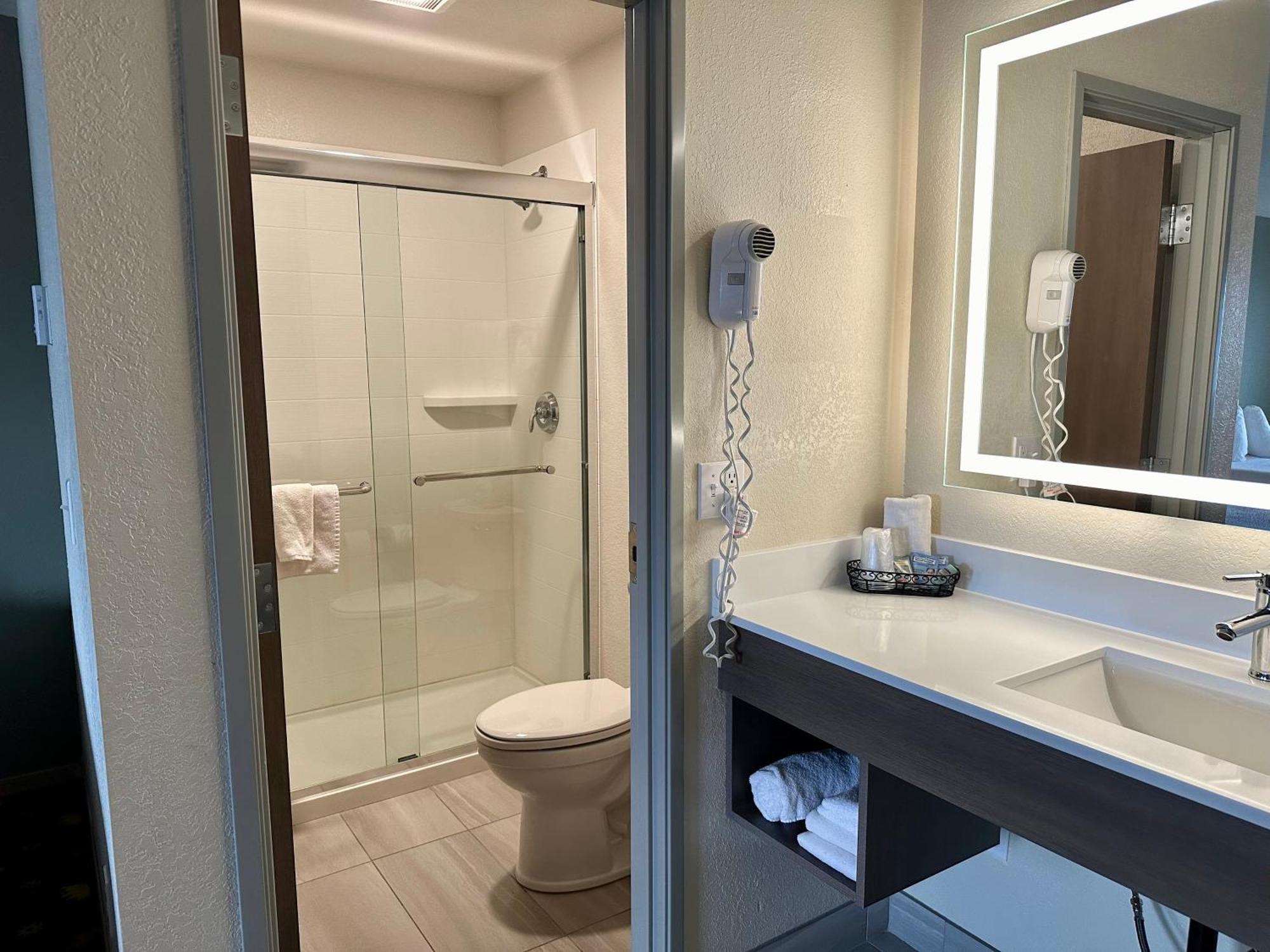 Best Western King Salmon Inn ソルドトナ エクステリア 写真